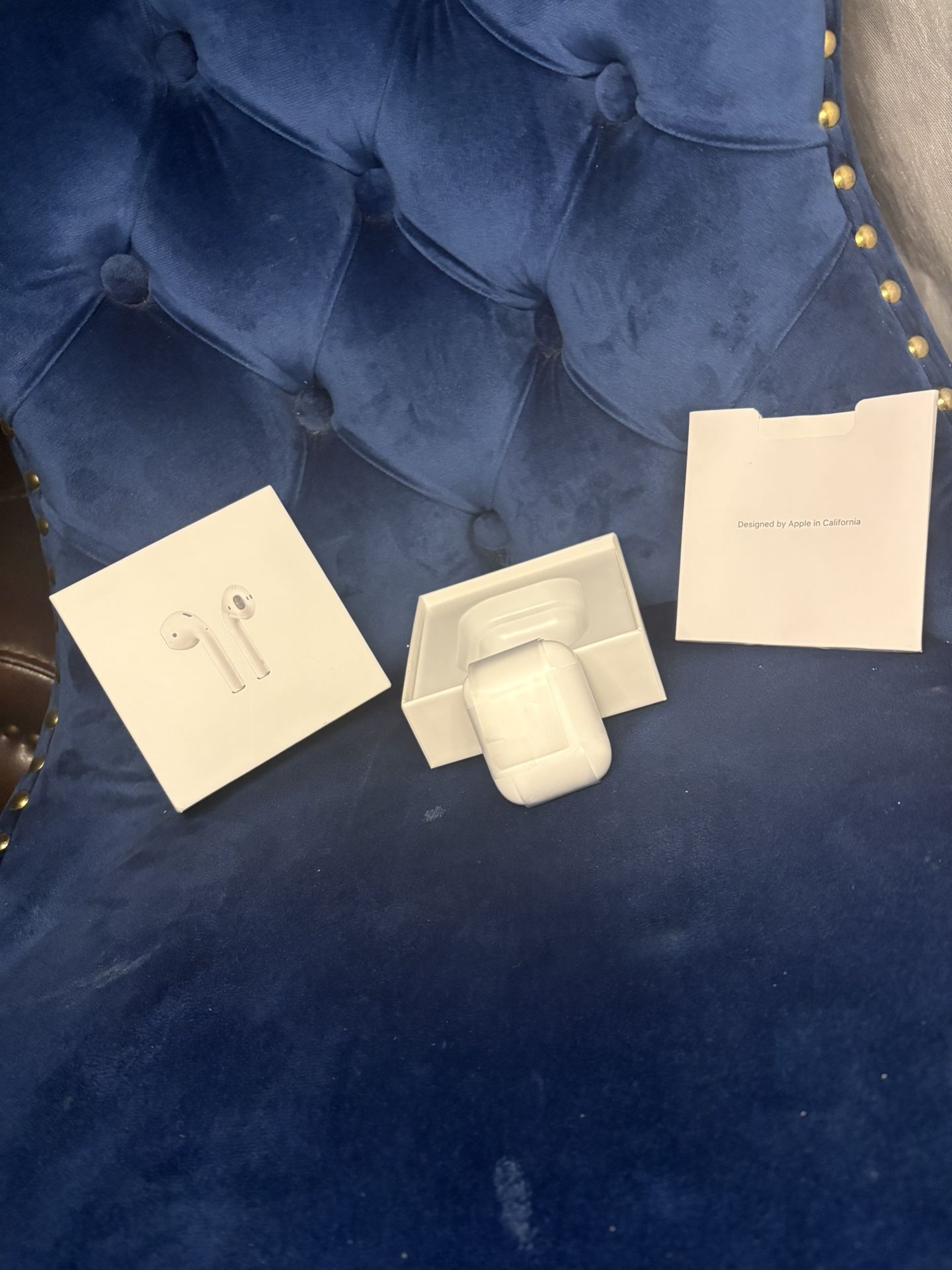 Apple AirPods (2nd Gen) – Complete Set w/ Box