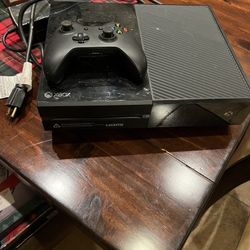 Xbox One W/ Controller