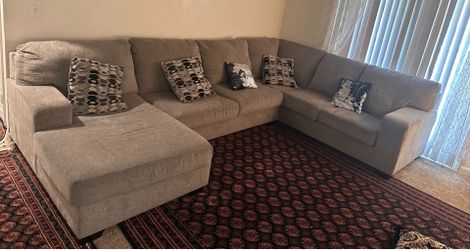 Large size couch for 7 person for urgent sale