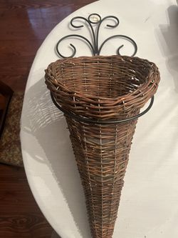 Hanging Cone Basket NEW