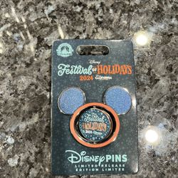 Disney California Adventures Festival Of Holidays Trading Pin 2024.  The Center Spins.  Brand New On Original Card 