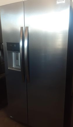 Frigidaire Side By Side Stainless Steel Fridge
