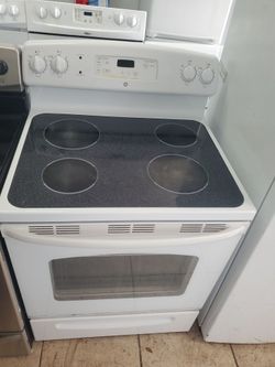 General Electric Stove White glass top