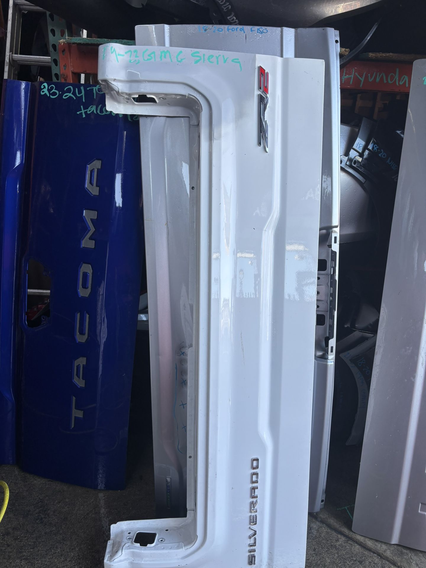 2019 2022 GMC Sierra Tailgate