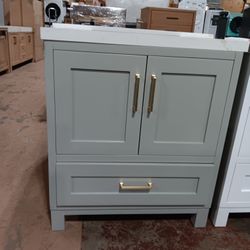 30in Hardwood Bathroom Vanity With Quartz Top And Sink Included 