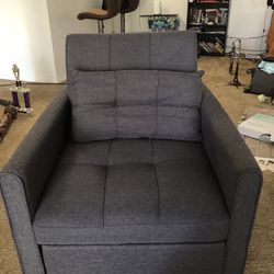 Fouton/Chair With Arm Rests