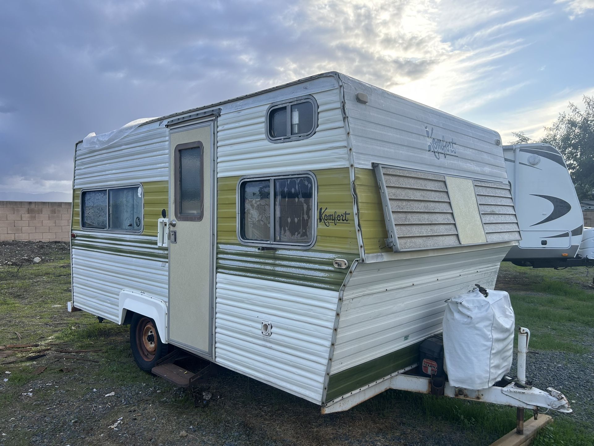 1975 Komfort Trailer 