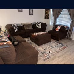 MODULAR SECTIONAL COUCH