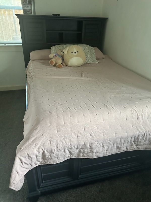 Full Bed With Bookshelf And Twin Bed Underneath (no mattresses Included)