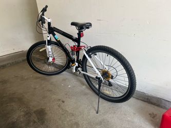 Genesis Adult Mountain Bike – Great Condition