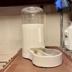 Gravity Pet Water Dispenser