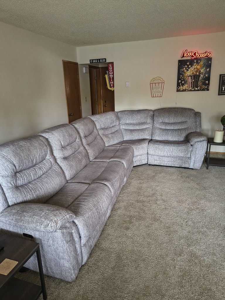 SECTIONAL AMAZING DEAL $400