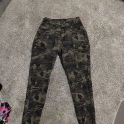 Camouflage Print Cargo Joggers