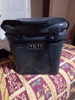 Yeti charcoal black