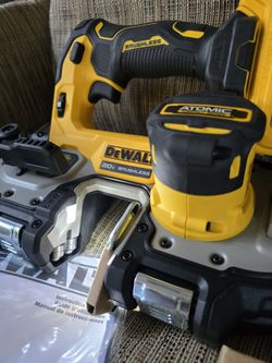 ATOMIC 20V MAX Cordless Brushless Compact 1-3/4 in Bandsaw (Tool Only)