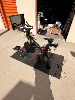 Peloton Bike + Shoes + Mat + Accessories – Excellent Condition