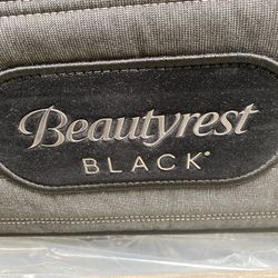 Queen BEAUTYREST Black C-Class medium Tight Top or Plush Pillow Top Mattress Pocketed Coils Cooling Memory Foam