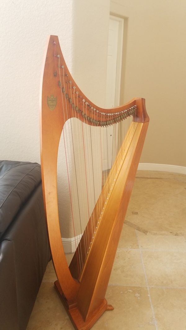 Lyon and healy harp, troubadour full size harp for Sale in Pompano