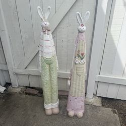 Wooden Easter Bunny statues