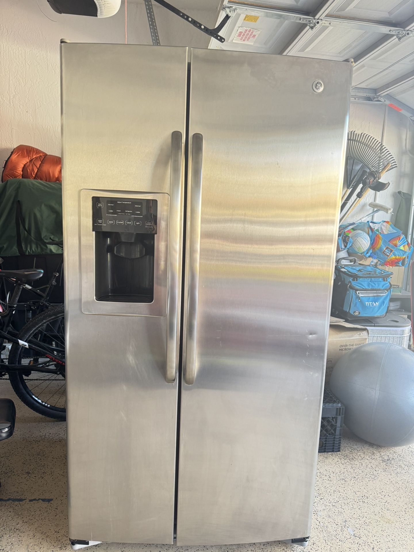 Refrigerator