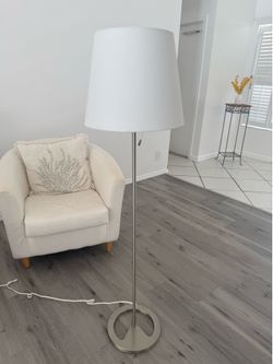 Floor lamp