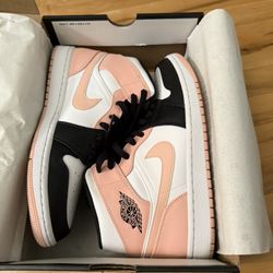 Nike Jordan 1 Mid Size 8.5 M
