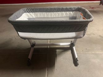 Baby Bassinet with Stand and Wheels