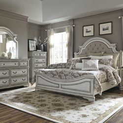 Stunning King Bedroom Set All Pieces Included