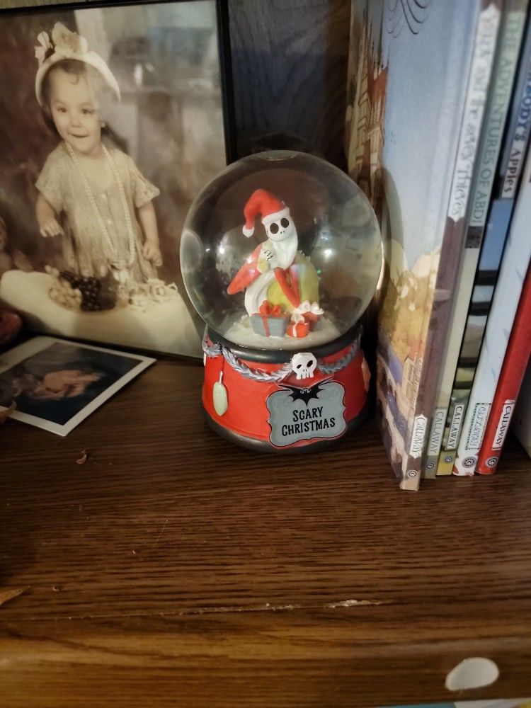 Nightmare Before Christmas Snowglobe