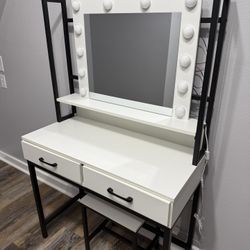 Makeup Desk And light Mirror 