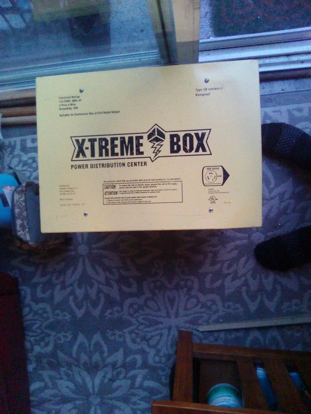 Power Distribution Center Extreme Box (Power Splitter)