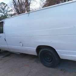 2002 Ford E-250
