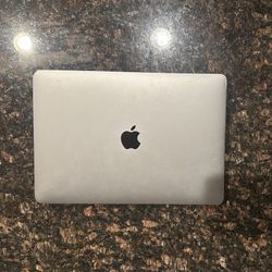 Macbook Pro 2017 13 inch Broken Screen