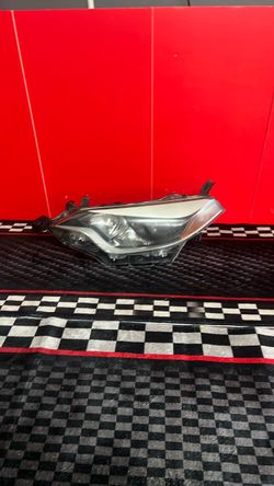 2014-2015 , TOYOTA COROLLA FRONT LEFT HEADLIGHT OEM