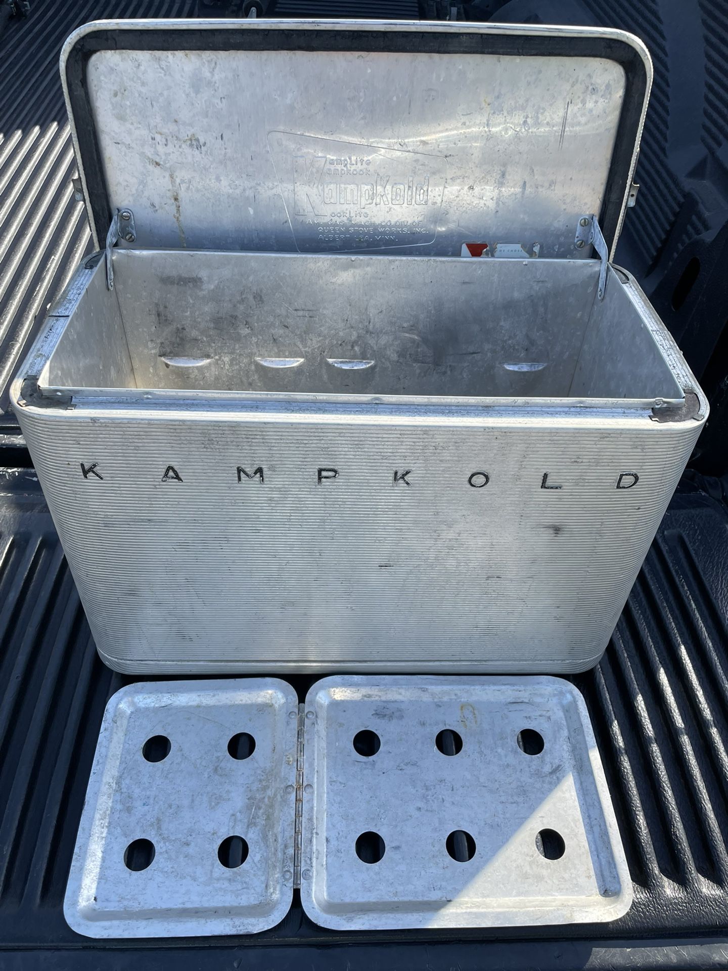 Vintage Kampkold Aluminum Ice Chest Cooler Kamplite (RARE Comes with original insert )
