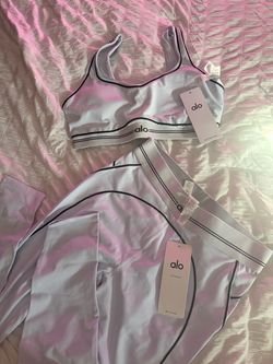 Alo Yoga Sports Bra and Leggings Set