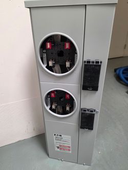 EATON 1MP2122R 3-Wire Group Metering Meter Pack, 200 A Self-Contained Socket, Underground Feed, 120/240 VAC, 200 A Bus