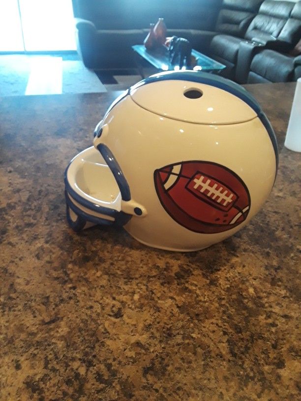 Cookie Jar. Football Helmet