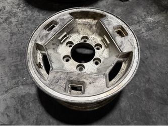 One Nissan hardbody pickup 15-inch aluminum stock 6 lug wheel