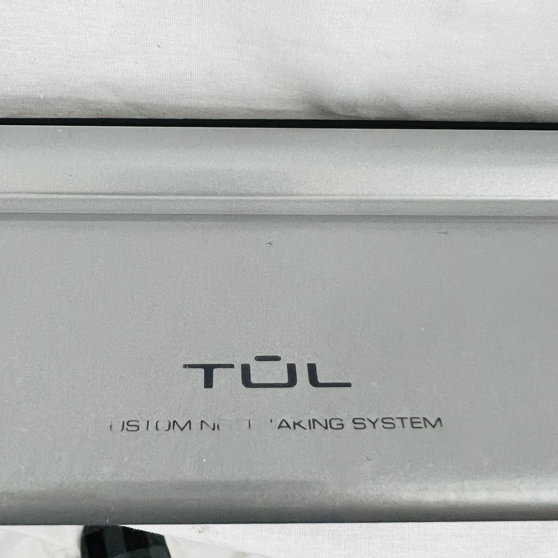 TUL Discbound Notebook System Hole Punch
