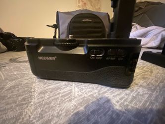 Neewer- Vertical battery grip