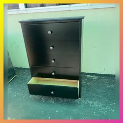 Dresser/ Five drawers dresser