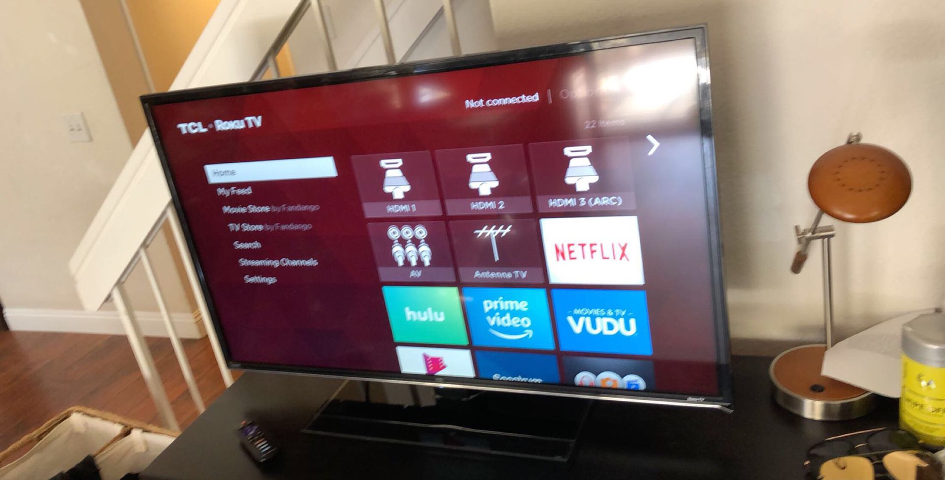 Roku flatscreen LED smart tv