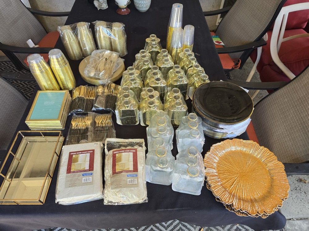 New decorative party supplies all for $60 (Reseda Ca)