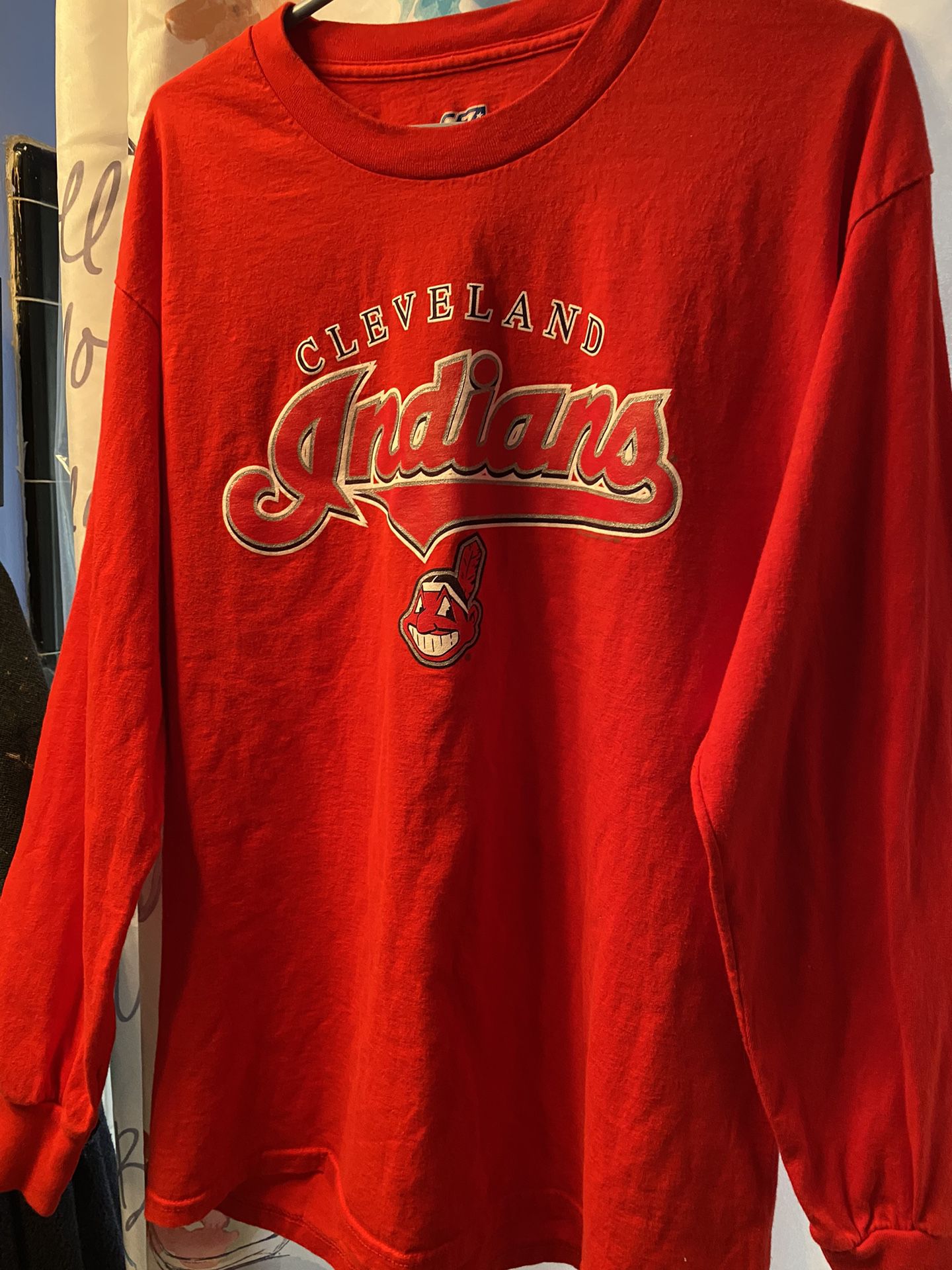 Cleveland Indians Long Sleeve Shirt. Size L for Sale in Parma, OH