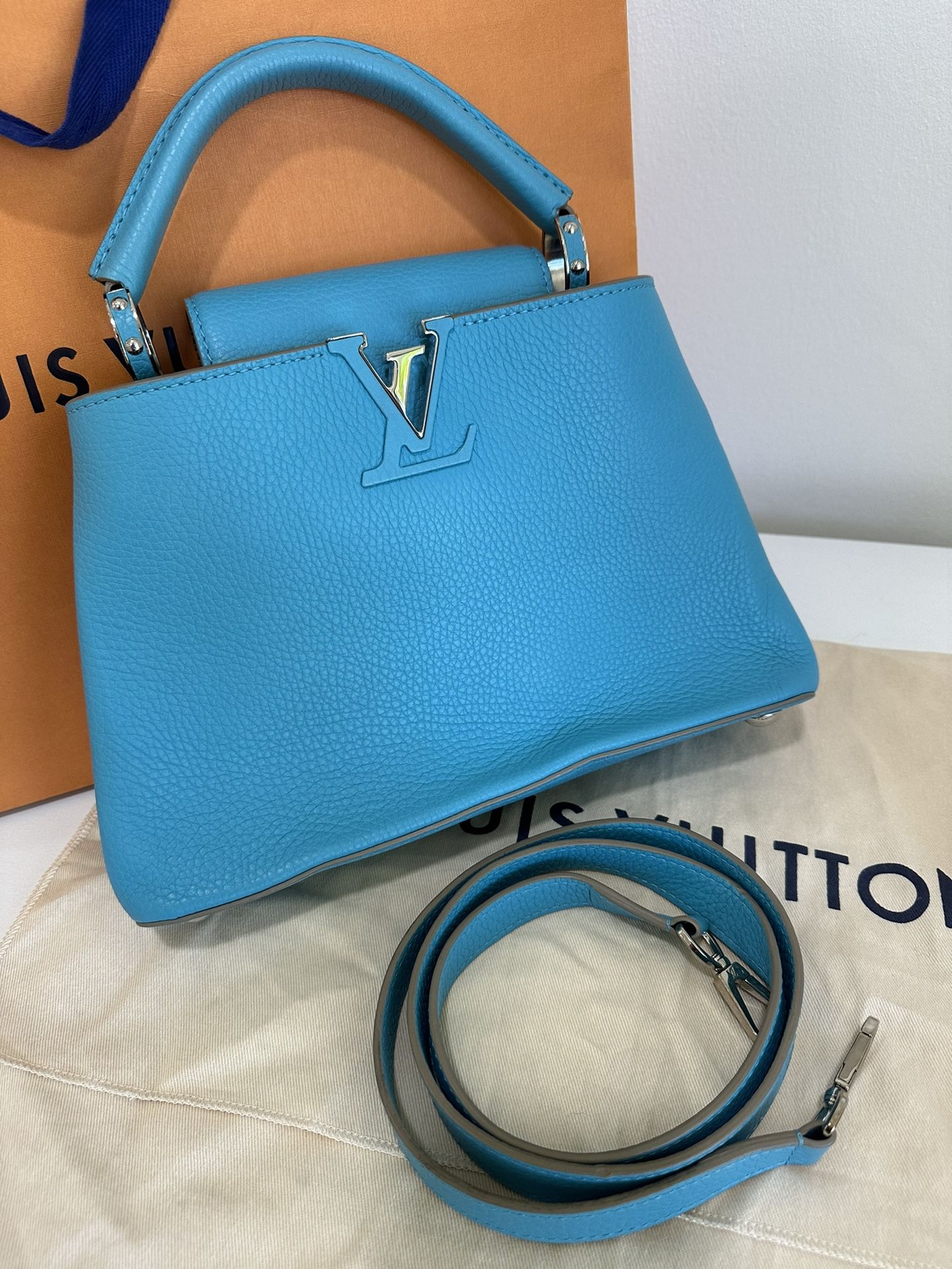 Louis Vuitton Capucines BB Taurillon Leather Handbag With Strap M52689