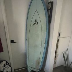 Solana Surfboard. Dual Fin. 