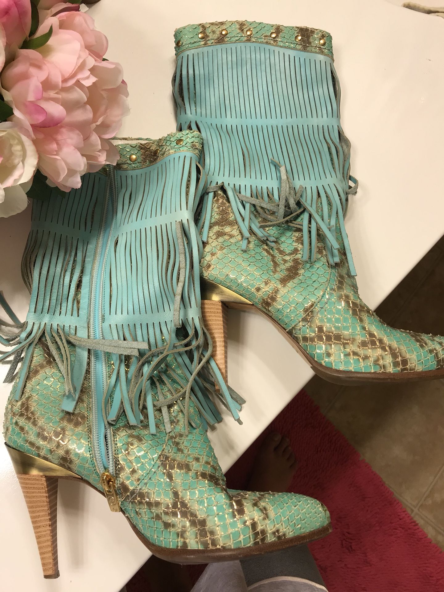 Italian boots  size 8.5 made in Italy . Leather