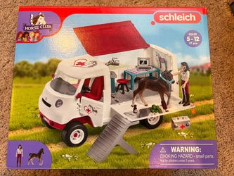 Schleich Horse Mobile Clinic Playset 42439