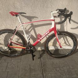 Trek Domane 5.2 Road bike